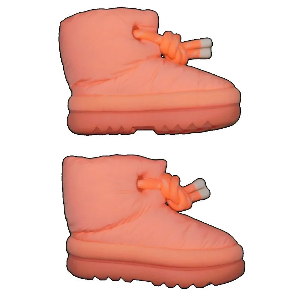 UGG Classic Sweetheart Maxi Short Boots